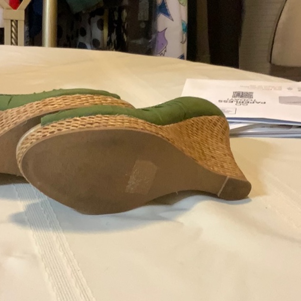 Shoes - Picture 5 of 7